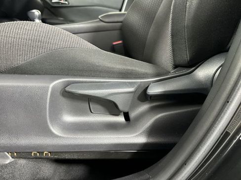 Used 2019 Toyota C-HR LE image 21