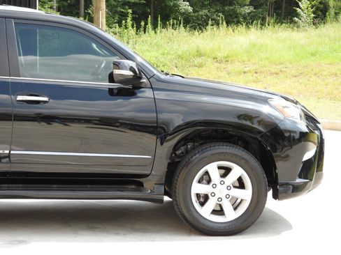 Used 2017 Lexus GX 460 w/ Navigation Package AWD/4WD image 33