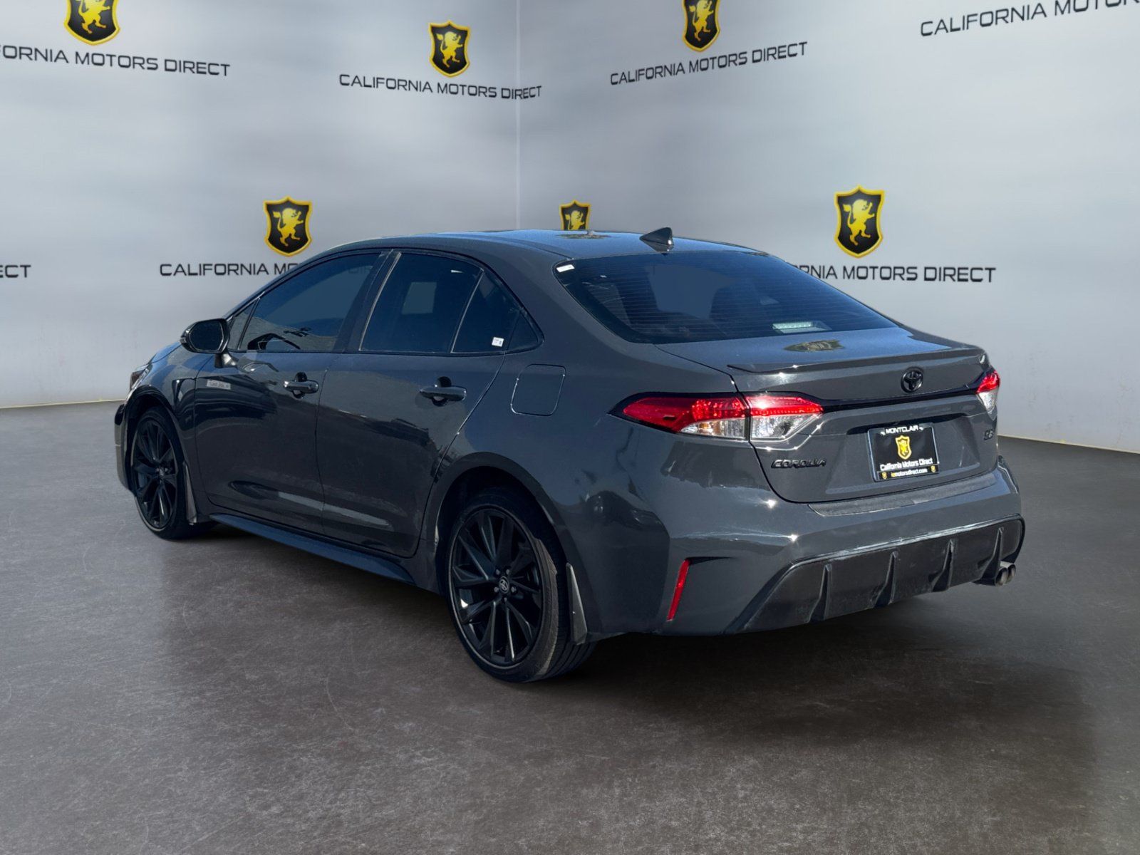 Used 2025 Toyota Corolla SE FWD image 3