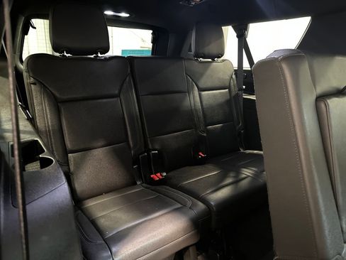 Used 2023 Chevrolet Suburban LT image 37