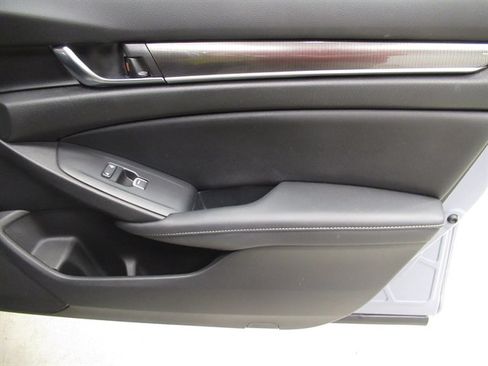 Used 2022 Honda Accord Sport image 10