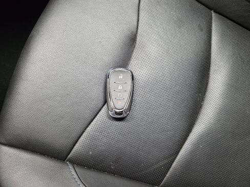 Used 2017 Chevrolet Volt Premier w/ Driver Confidence II Package FWD image 32