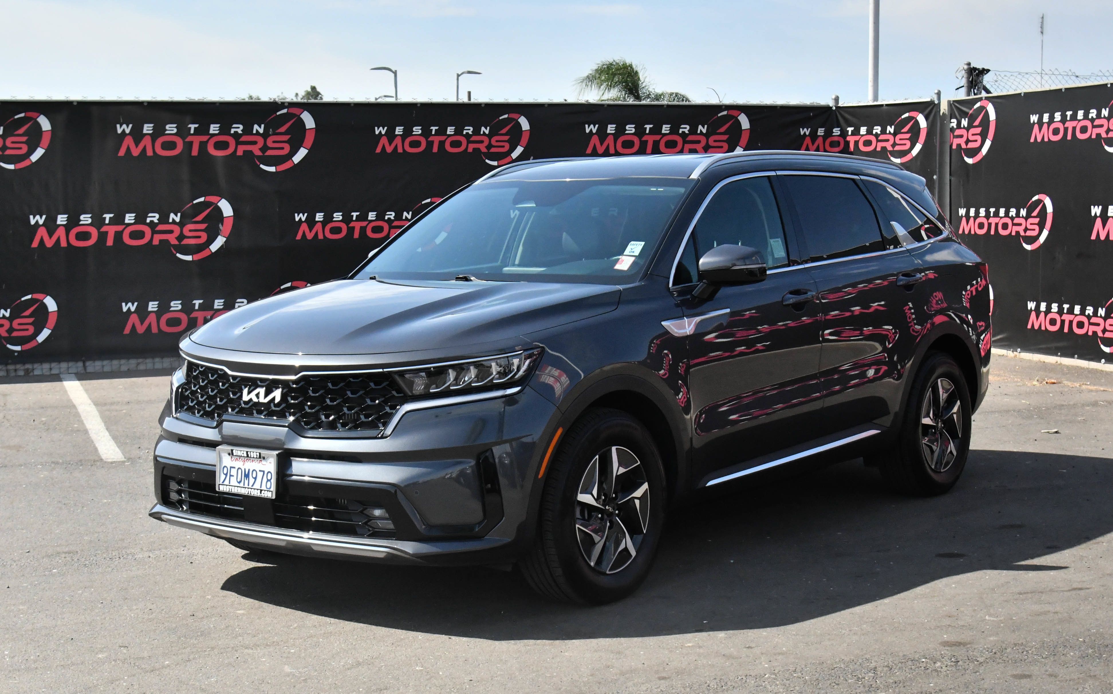 Used 2023 Kia Sorento EX FWD image 3