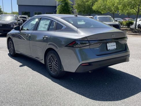 New 2026 Nissan Sentra SV w/ SV Convenience Package FWD image 5