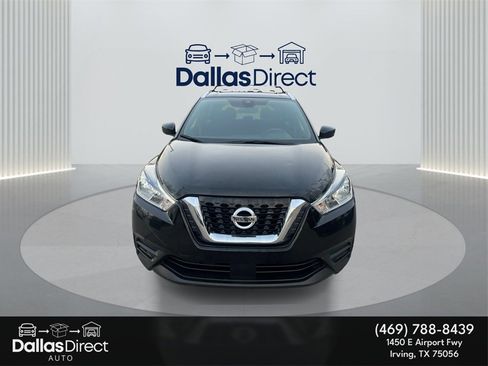 Used 2020 Nissan Kicks SV image 3