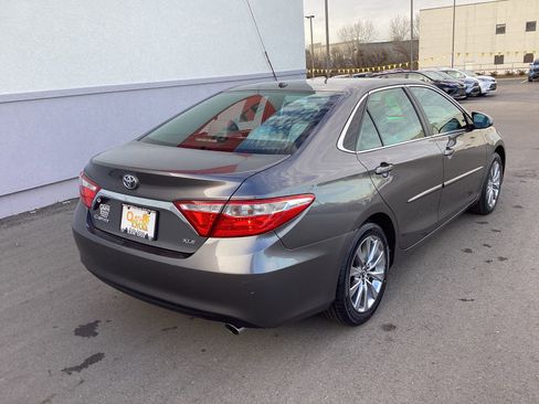 Certified 2016 Toyota Camry XLE image 10