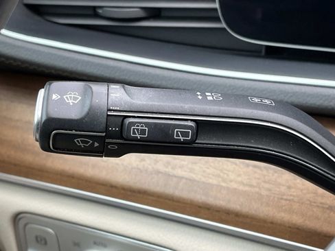 Certified 2020 Mercedes-Benz GLS 580 4MATIC image 38