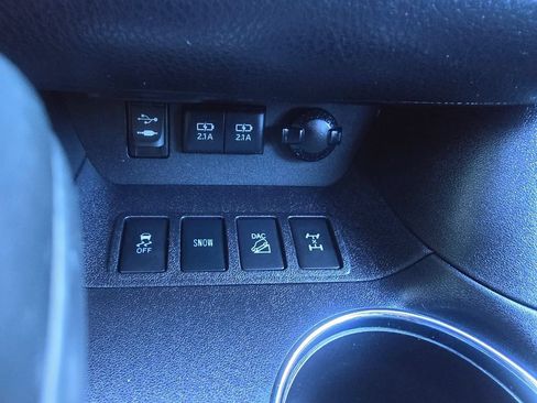 Used 2017 Toyota Highlander XLE AWD/4WD image 25