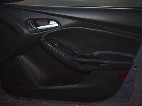 Used 2016 Ford Focus RS image 41