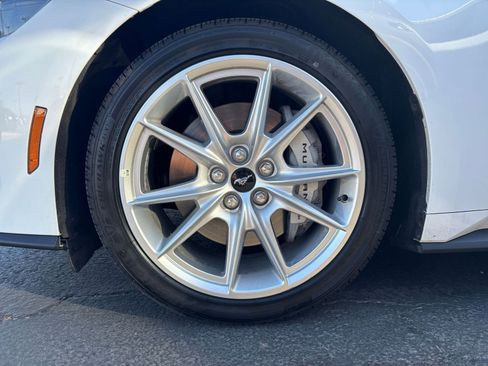 Used 2025 Ford Mustang GT Premium image 29