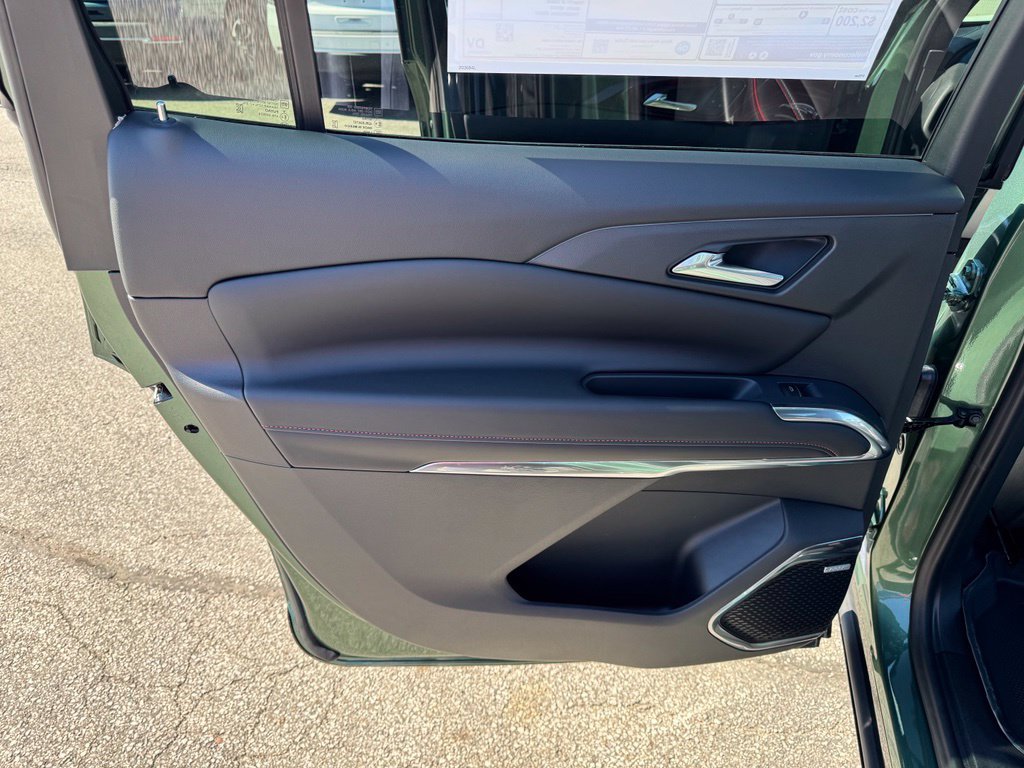 New 2027 Chevrolet Traverse RS w/ LPO, Floor Liner Package AWD/4WD image 21