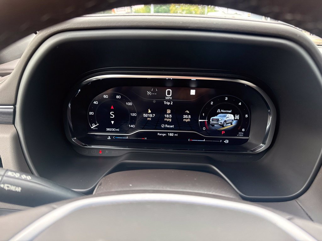 Used 2022 GMC Yukon SLT w/ SLT Luxury Package AWD/4WD image 28