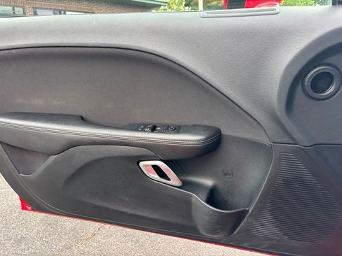 Used 2018 Dodge Challenger SXT RWD image 6