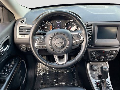 Certified 2020 Jeep Compass Latitude image 19