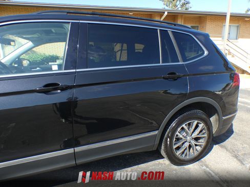 Used 2018 Volkswagen Tiguan SE w/ Panoramic Sunroof Package AWD/4WD image 13