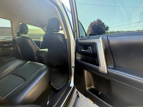 Used 2019 Toyota 4Runner SR5 AWD/4WD image 25