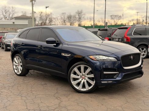 Used 2017 Jaguar F-PACE R-Sport AWD/4WD image 3