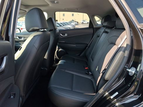 Certified 2022 Hyundai Kona Limited image 11