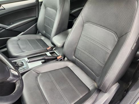 Used 2012 Volkswagen Passat 2.5 SE image 12