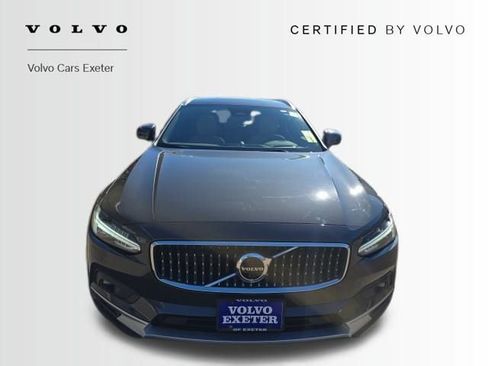 Certified 2025 Volvo V90 B6 Cross Country Ultra image 2