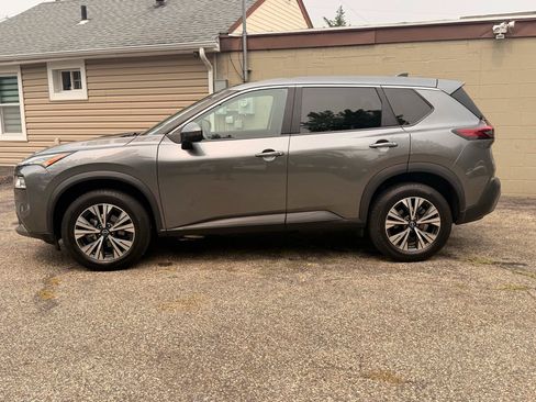 Used 2022 Nissan Rogue SV AWD/4WD image 3