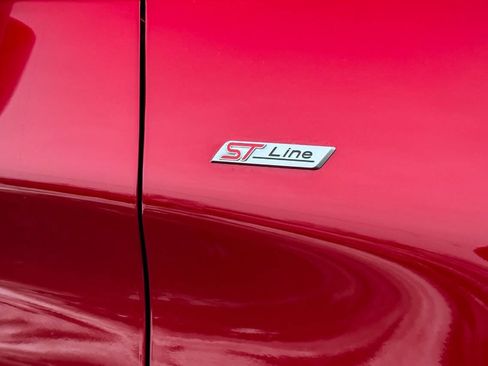 Used 2025 Ford Explorer ST-Line w/ Premium Package image 10