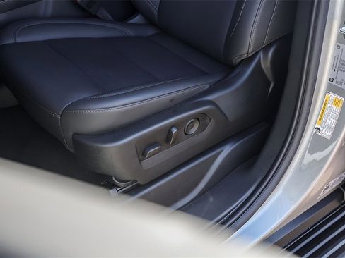 Used 2024 Chevrolet Tahoe LT w/ Luxury Package image 8