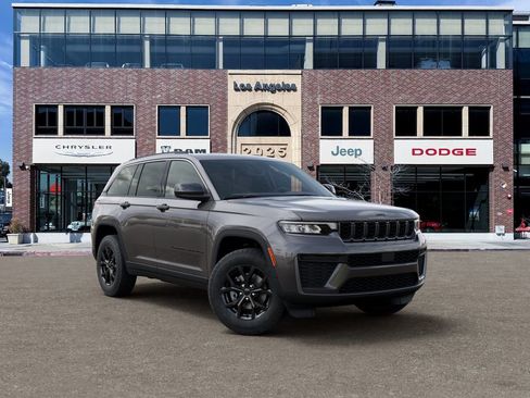 New 2026 Jeep Grand Cherokee Altitude RWD image 5
