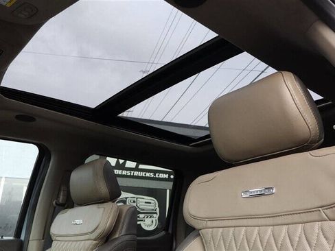 Used 2025 Ford F450 Platinum w/ Platinum Plus Package image 16