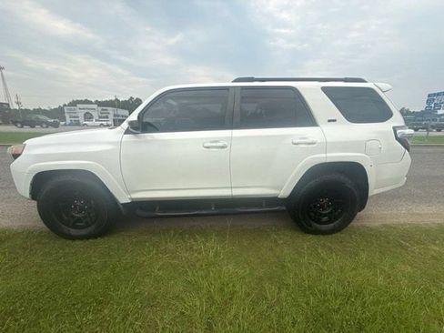 Used 2014 Toyota 4Runner SR5 RWD image 6