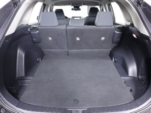 Used 2021 Toyota RAV4 LE AWD/4WD image 31