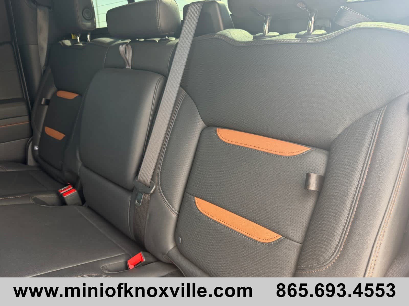 Used 2025 GMC Sierra 1500 AT4 w/ AT4 Premium Package AWD/4WD image 17