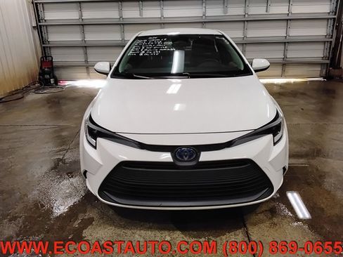 Used 2025 Toyota Corolla LE FWD image 7
