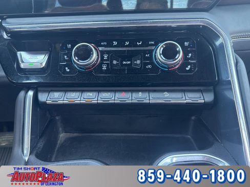 Used 2025 GMC Sierra 2500 Denali Ultimate AWD/4WD image 32