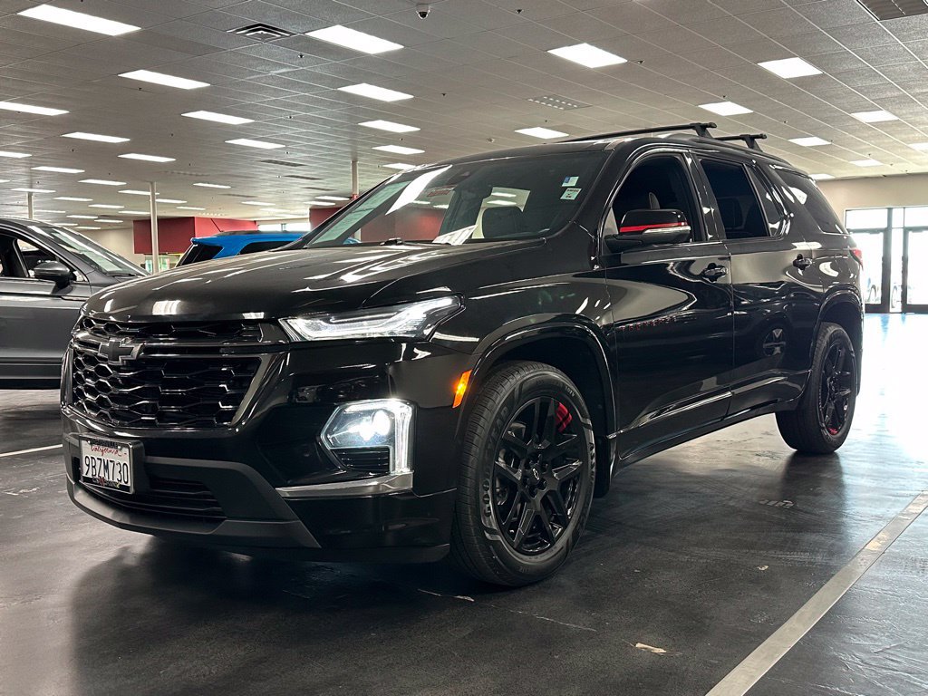 Used 2022 Chevrolet Traverse Premier w/ Redline Edition AWD/4WD image 3