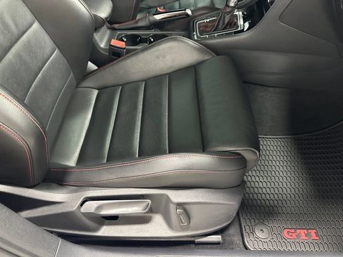 Used 2020 Volkswagen GTI SE FWD image 56