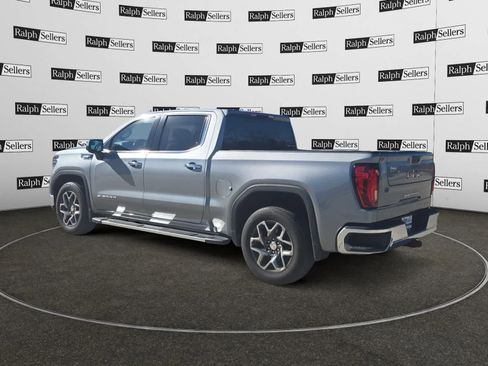 Used 2024 GMC Sierra 1500 SLT w/ SLT Premium Package image 4