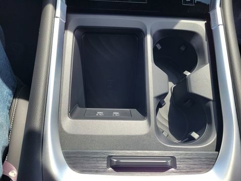 New 2026 Nissan Armada SL w/ Captain's Chari Seat Package image 24