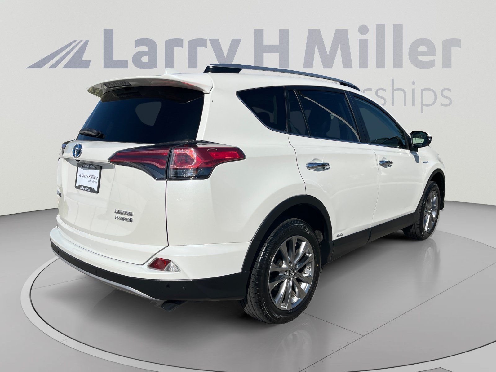Used 2018 Toyota RAV4 Limited w/ Advanced Technology Package AWD/4WD image 5