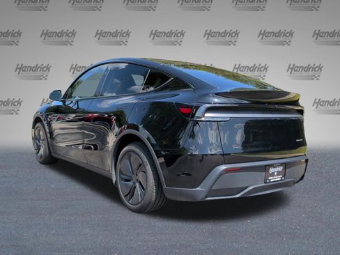 Used 2026 Tesla Model Y AWD image 9