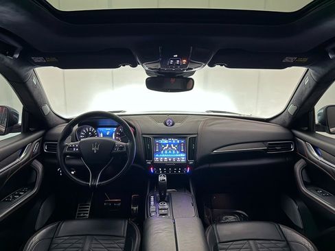 Used 2019 Maserati Levante Trofeo AWD/4WD image 27