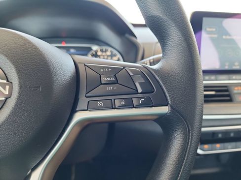 Used 2025 Nissan Altima 2.5 SV FWD image 23