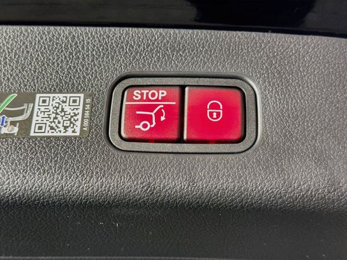 Used 2026 Mercedes-Benz GLC 300 4MATIC image 39