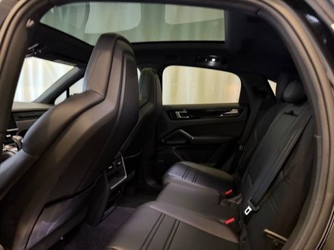 Certified 2021 Porsche Cayenne Coupe AWD/4WD image 25