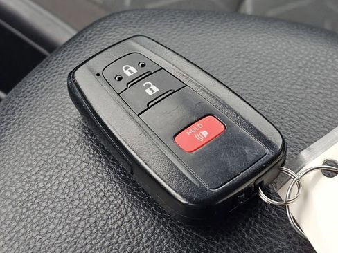 Used 2023 Toyota RAV4 AWD Hybrid image 32