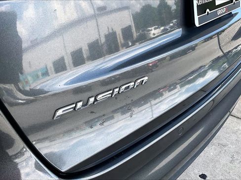 Used 2019 Ford Fusion SE w/ Equipment Group 151A FWD image 29