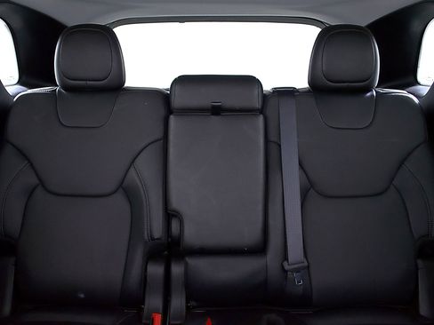 Used 2022 Jeep Cherokee Limited w/ Elite Package image 16