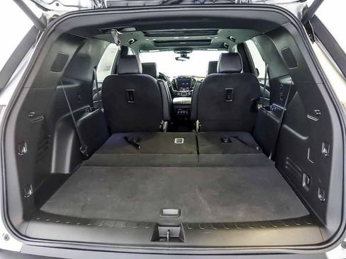 Used 2023 Chevrolet Traverse RS AWD/4WD image 35