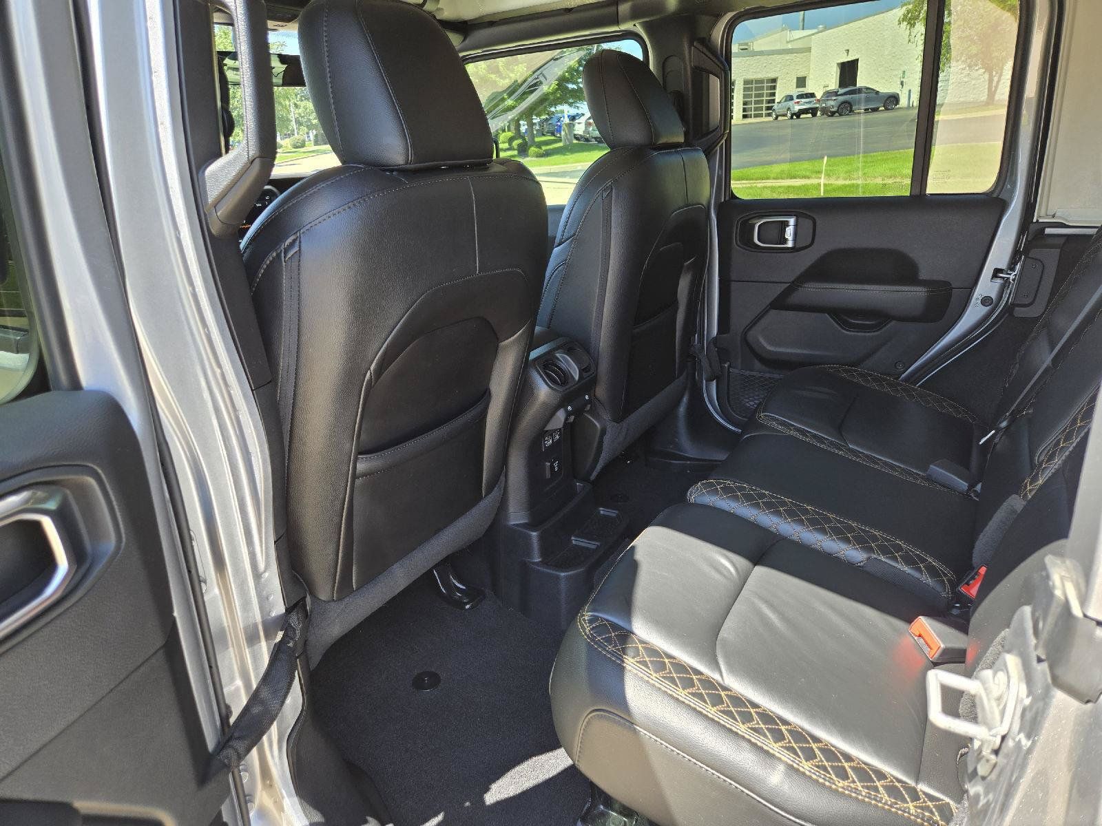 Used 2021 Jeep Wrangler Unlimited Sahara AWD/4WD image 23