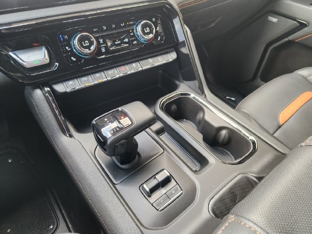 Used 2023 GMC Sierra 1500 AT4 w/ AT4 Premium Package AWD/4WD image 18